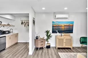 703 NE 7th St, Hallandale Beach, FL 33009 - Photo 7