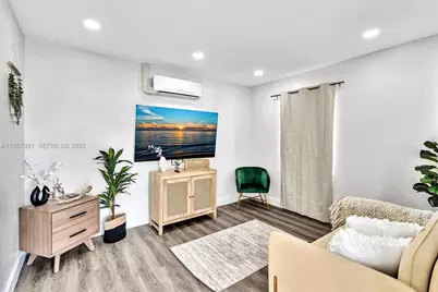 703 NE 7th St #5, Hallandale Beach, FL 33009 - Photo 9