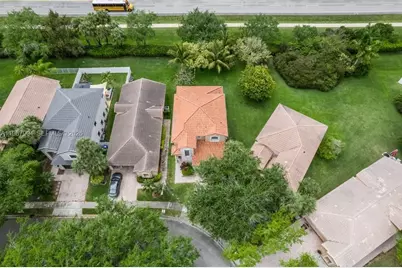 1282 NW 171st Ter, Pembroke Pines, FL 33028 - Photo 47