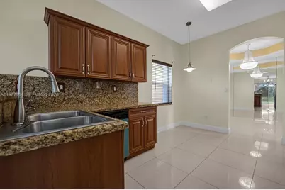 1282 NW 171st Ter, Pembroke Pines, FL 33028 - Photo 9