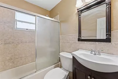 1017 NW 8th St, Hallandale Beach, FL 33009 - Photo 5