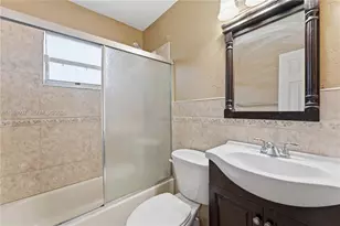 1017 NW 8th St, Hallandale Beach, FL 33009 - Photo 5