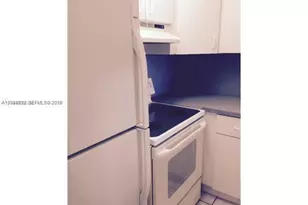 9688 Fontainebleau Blvd, Miami, FL 33172 - Photo 5