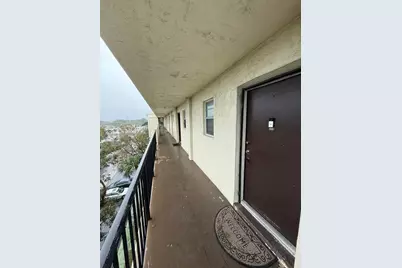 220 SW 9th Ave #516, Hallandale Beach, FL 33009 - Photo 1