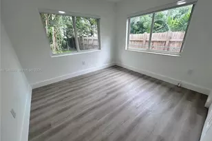 1232 NW 8th Ct, Miami, FL 33136 - Photo 11