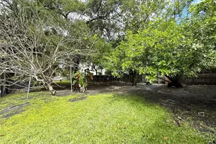 1232 NW 8th Ct, Miami, FL 33136 - Photo 17