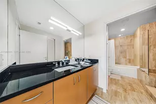 300 S Biscayne Blvd, Miami, FL 33131 - Photo 15