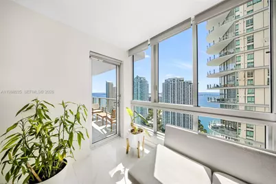 300 S Biscayne Blvd #T-2806, Miami, FL 33131 - Photo 3