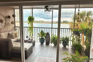 605 Ives Dairy Rd, Miami, FL 33179 - Photo 9