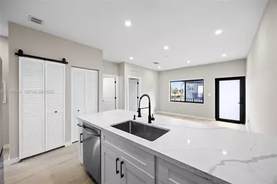 630 NE 166th St #3, Miami, FL 33162 - Photo 1