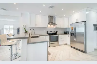 44 NW 40th St, Miami, FL 33127 - Photo 7