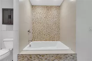 3340 NE 190th St, Aventura, FL 33180 - Photo 21