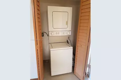 8180 Geneva Ct #428, Doral, FL 33166 - Photo 7