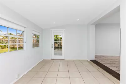 1511 NW 85th Way, Pembroke Pines, FL 33024 - Photo 25