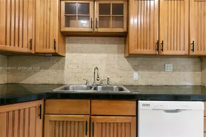 1511 NW 85th Way, Pembroke Pines, FL 33024 - Photo 23