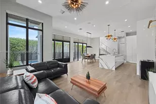 8222 NW 51st Terrace, Doral, FL 33166 - Photo 3