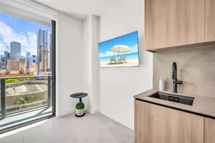 121 NE 5th St, Miami, FL 33132 - Photo 9
