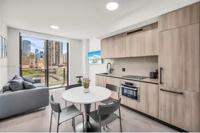 121 NE 5th St #902, Miami, FL 33132 - Photo 3