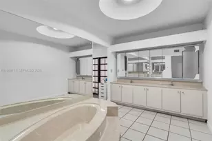 7020 Crown Gate Dr, Miami Lakes, FL 33014 - Photo 21