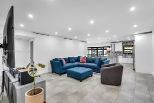 7020 Crown Gate Dr, Miami Lakes, FL 33014 - Photo 5