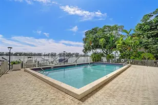 2201 Brickell Ave, Miami, FL 33129 - Photo 31