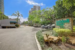 2201 Brickell Ave, Miami, FL 33129 - Photo 15