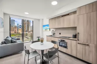 121 NE 5th St, Miami, FL 33132 - Photo 3