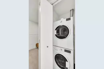 121 NE 5th St #902, Miami, FL 33132 - Photo 23