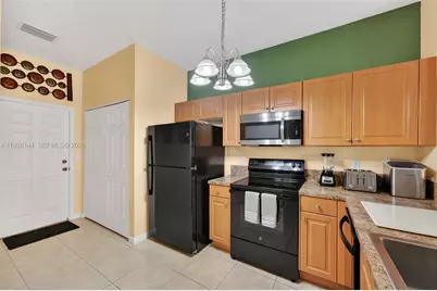 661 NW 21st Ave, Pompano Beach, FL 33069 - Photo 7