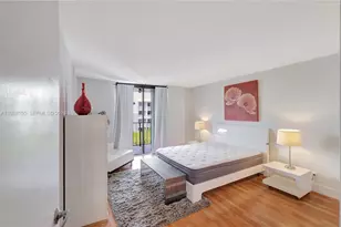 2625 Collins Ave, Miami Beach, FL 33140 - Photo 23