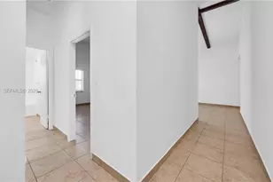 10575 La Placida Dr, Coral Springs, FL 33065 - Photo 5