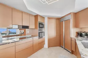 1000 S Pointe Dr, Miami Beach, FL 33139 - Photo 3