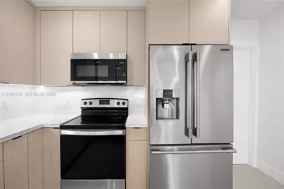 421 NW 81st St, Miami, FL 33150 - Photo 15