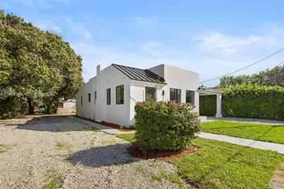 421 NW 81st St, Miami, FL 33150 - Photo 3