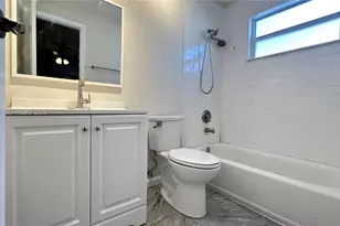 8450 NW 26th St, Sunrise, FL 33322 - Photo 15