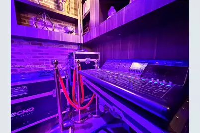 4273 NW 41st St, Doral, FL 33178 - Photo 5