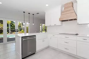 2011 NE 211th St, Miami, FL 33179 - Photo 9