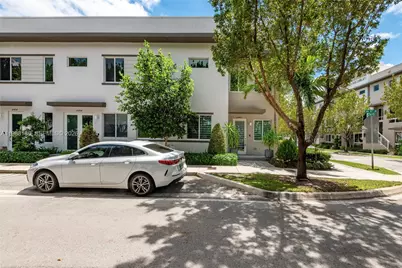 10460 NW 67th St, Doral, FL 33178 - Photo 1