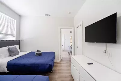 750 Collins Ave #302, Miami Beach, FL 33139 - Photo 19