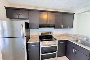 95 NE 41st St, Oakland Park, FL 33334 - Photo 1