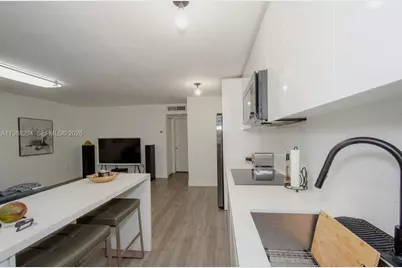 6215 W 20th Ave #320, Hialeah, FL 33012 - Photo 5