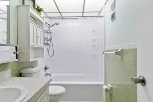 6960 Miami Gardens Dr, Hialeah, FL 33015 - Photo 21