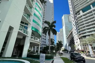 218 SE 14th St, Miami, FL 33131 - Photo 17