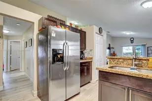 20401 SW 1st St, Pembroke Pines, FL 33029 - Photo 15