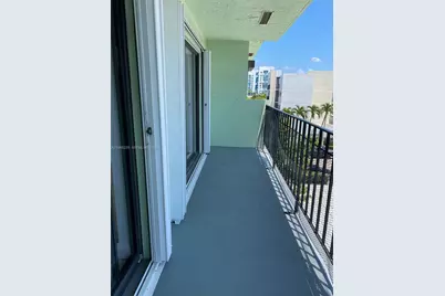 7626 Byron Ave #6, Miami Beach, FL 33141 - Photo 19