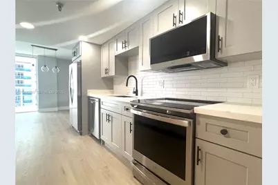 2401 Collins Ave #803, Miami Beach, FL 33140 - Photo 5