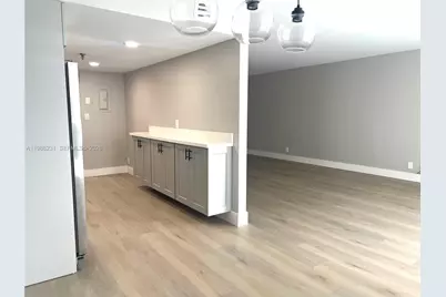 2401 Collins Ave #803, Miami Beach, FL 33140 - Photo 9