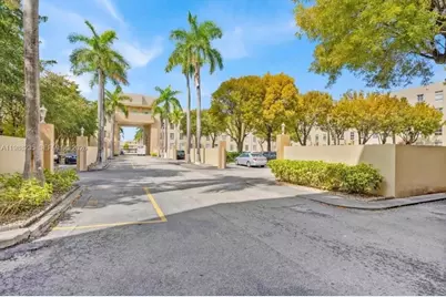 7420 W 20th Ave #243, Hialeah, FL 33016 - Photo 3