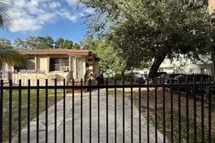 551-553 NE 133rd St, North Miami, FL 33161 - Photo 9