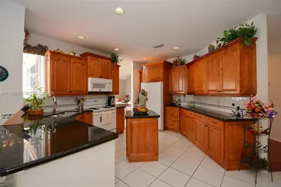 1582 NW 182nd Way #0, Pembroke Pines, FL 33029 - Photo 5